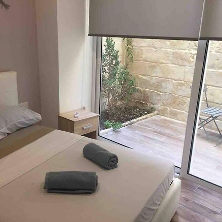 شقة Sliema - 2 Mins From The Beach المظهر الخارجي الصورة